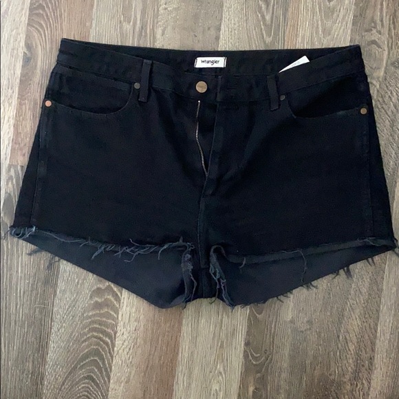 Wrangler Black Denim Cutoffs Size M - Picture 1 of 6
